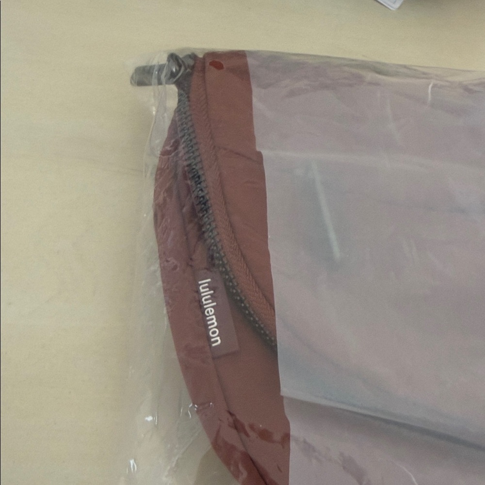 Lululemon Rust/ Burnt Orange Crossbody Bag - All Night Festival Bag - 5L - NWT - Picture 3 of 3